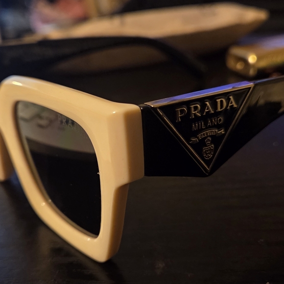 Prada Elegant Cream and Black Sunglasses - Picture 6 of 6